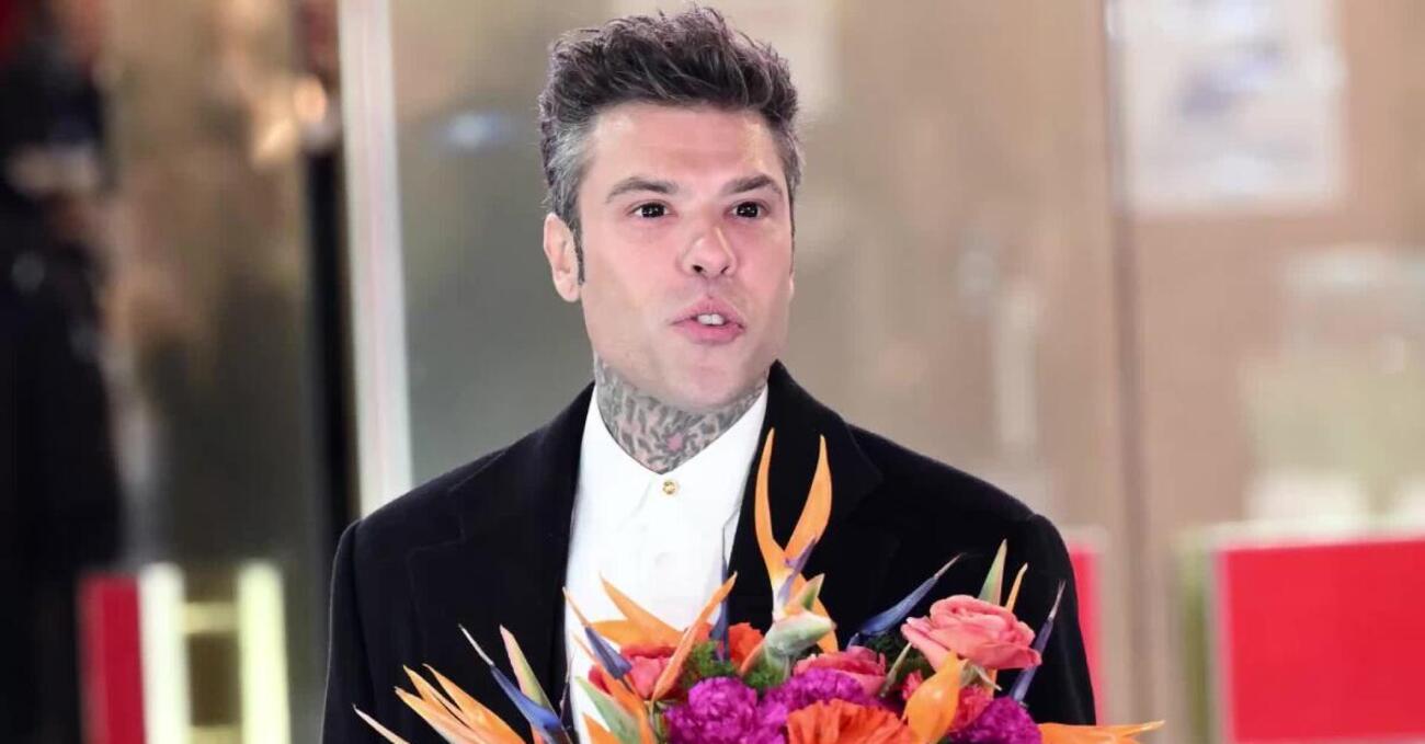 Sanremo vs Falsissimo: &egrave; Fedez contro Corona. &ldquo;Fabrizio? Che errore. Chiara Ferragni? Aggrappato a un filo di speranza&rdquo;. Le bombe del rapper sugli occhi, la musica, il Festival e...