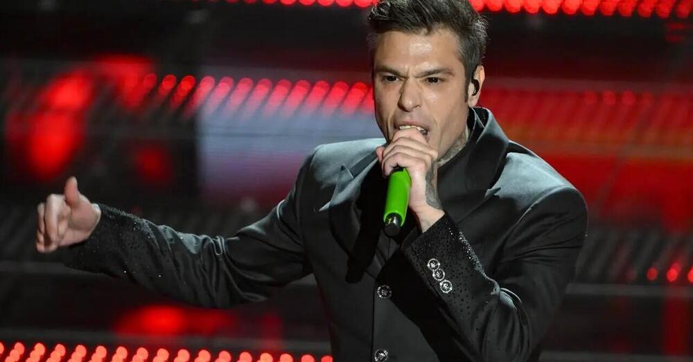 Sanremo 2025, Fedez ha imposto la sua battaglia interiore? Total black, lenti scure e quasi immobile sul palco: &ldquo;Non potete leggermi dentro&rdquo;. Ecco cosa ci dice il linguaggio del corpo e non solo&hellip;