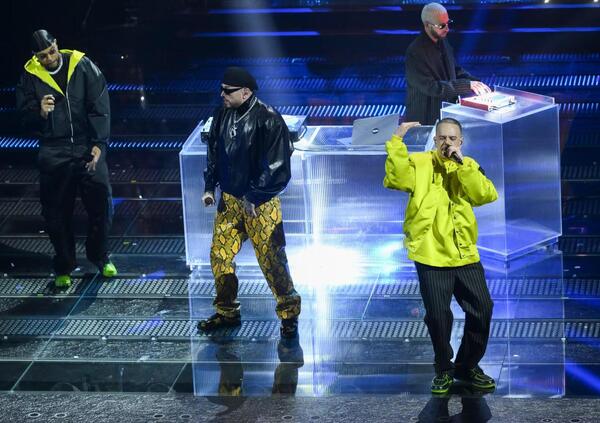 Sanremo 2025, Shablo e i suoi bro: ma cosa ci fa al Festival il rap West Coast che aveva gi&agrave; rotto le palle negli anni Novanta?