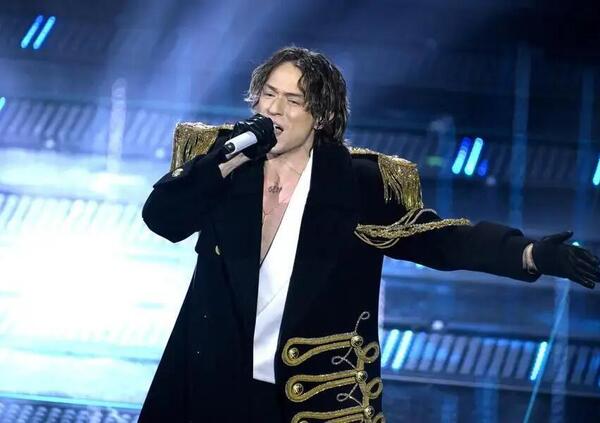 Irama difende Sarah Toscano e la Sala Stampa risponde con altro bullismo? Ecco perch&eacute; il cantante di Lentamente aveva ragione (a Sanremo 2025 tutto bene?)