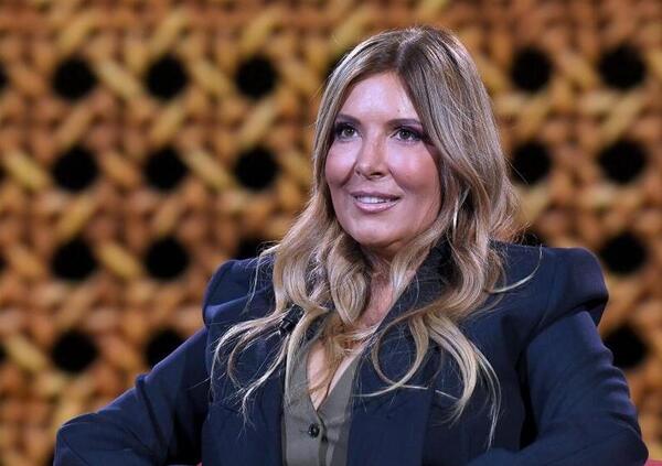 Sanremo, Lucarelli critica Cristicchi? Bartoletti la asfalta a DomenicaIn: &ldquo;Tentativo di trasferire la propria sporcizia mentale&hellip;&rdquo; (e lei gli d&agrave; del leccaculo). Mentre Aldo Cazzullo: &ldquo;Capisco Selvaggia, ma&hellip;&rdquo;