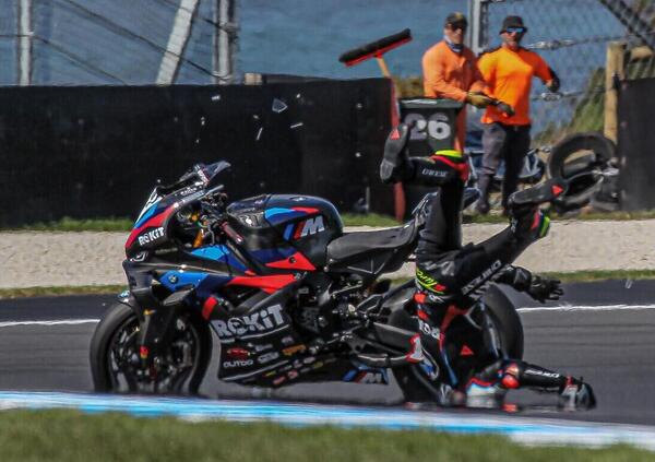 &ldquo;Ducati forte con le nuove regole&rdquo;: veleno e paura per Toprak e BMW a Phillip Island, mentre Bulega e Iannone volano e Rea si &egrave; gi&agrave; rotto