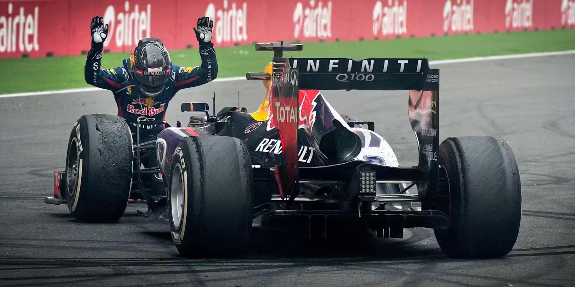 Sebastian Vettel dopo la vittoria del titolo con la Red Bull