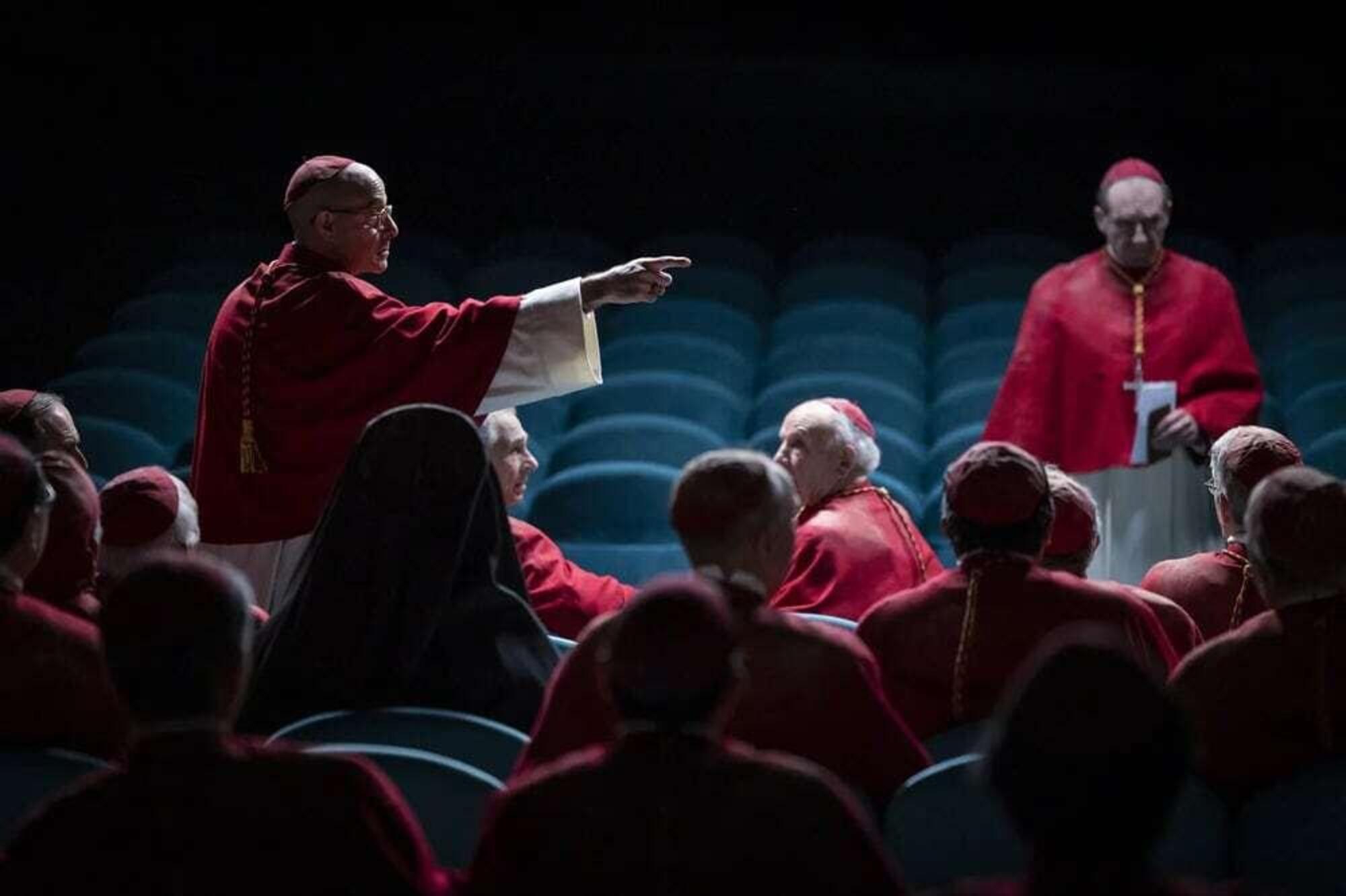 Una scena dal film &quot;Il Conclave&quot;