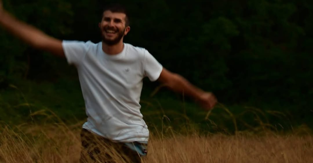 I poeti muoiono, la poesia no. Ma a che serve? &Egrave; scomparso Lorenzo Pataro, un ragazzo: e ora &egrave; tutto sfocato