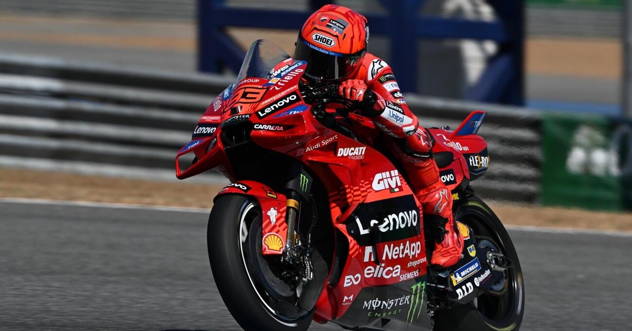 Forse non ve ne siete accorti, ma il 2025 di Lewis Hamilton in Ferrari e Marc Marquez in Ducati cambier&agrave; per sempre il motorsport: se state pensando a Sky &egrave; il momento giusto per alzare il telefono