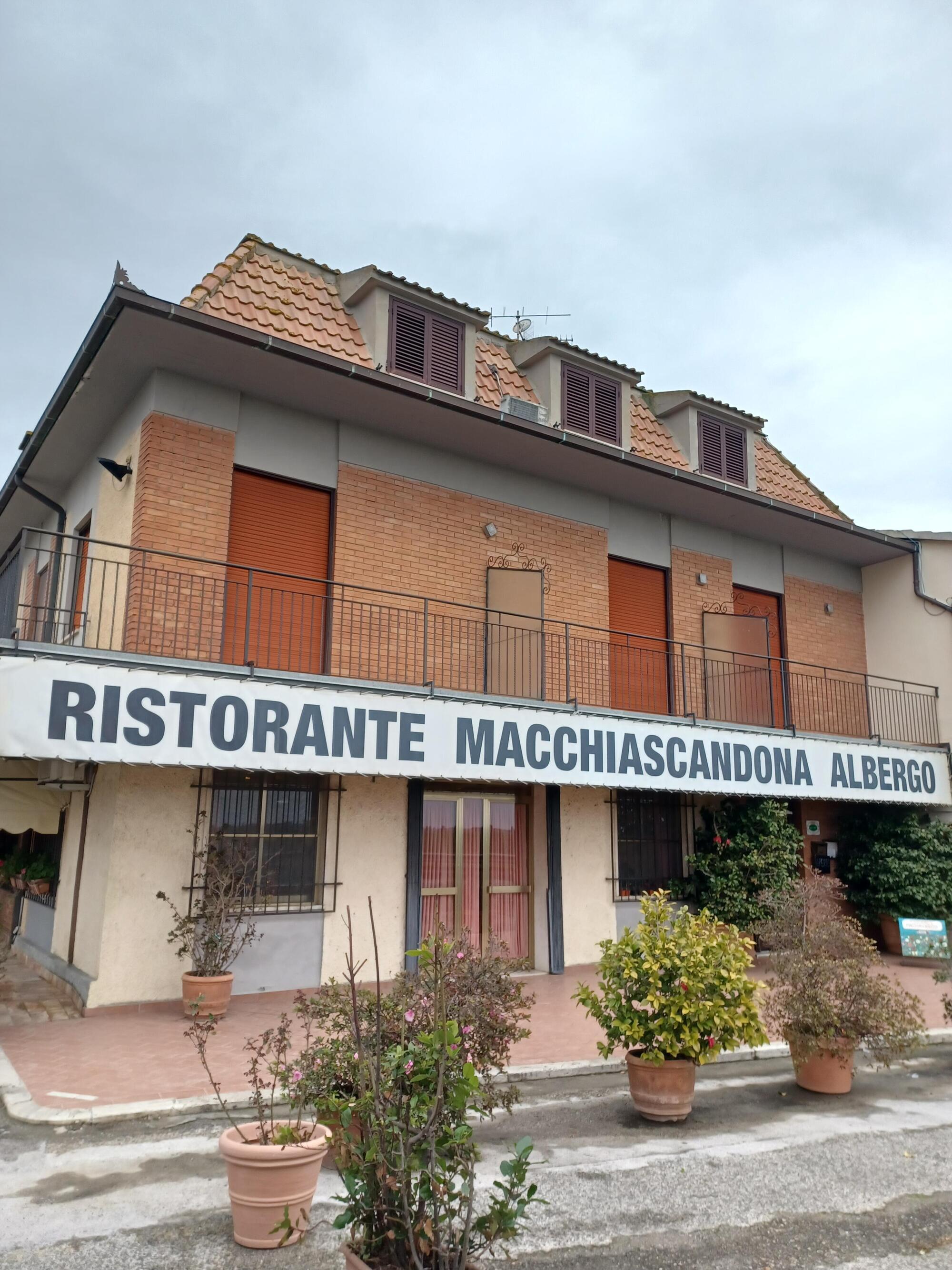 Il ristorante di famiglia di Lucio Corsi a Macchiascandona