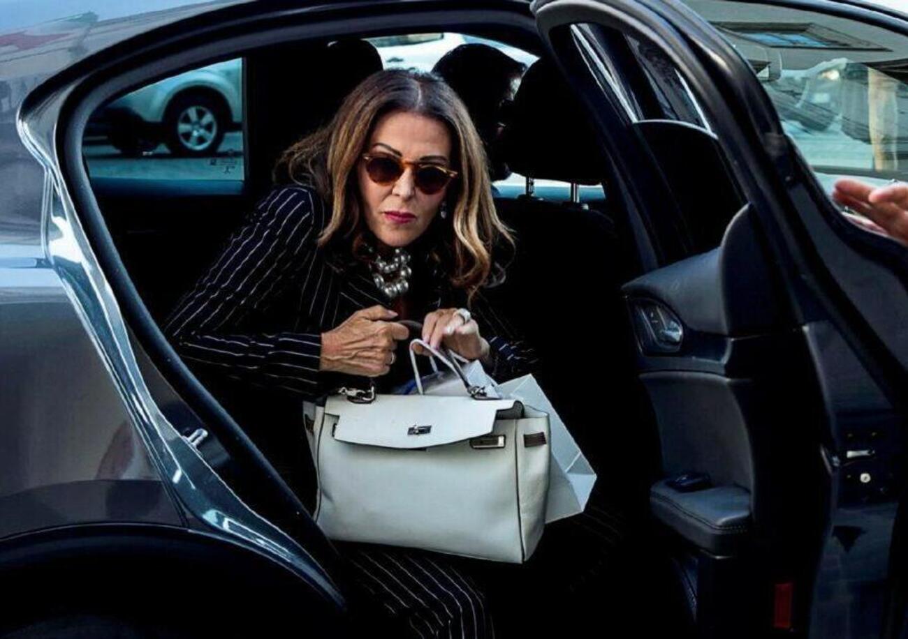 Ma davvero Daniela Santanch&egrave; compra borse taroccate? Selvaggia Lucarelli la incastra sulle Herm&egrave;s e Francesca Pascale conferma. Ma &egrave; tutto regolare?