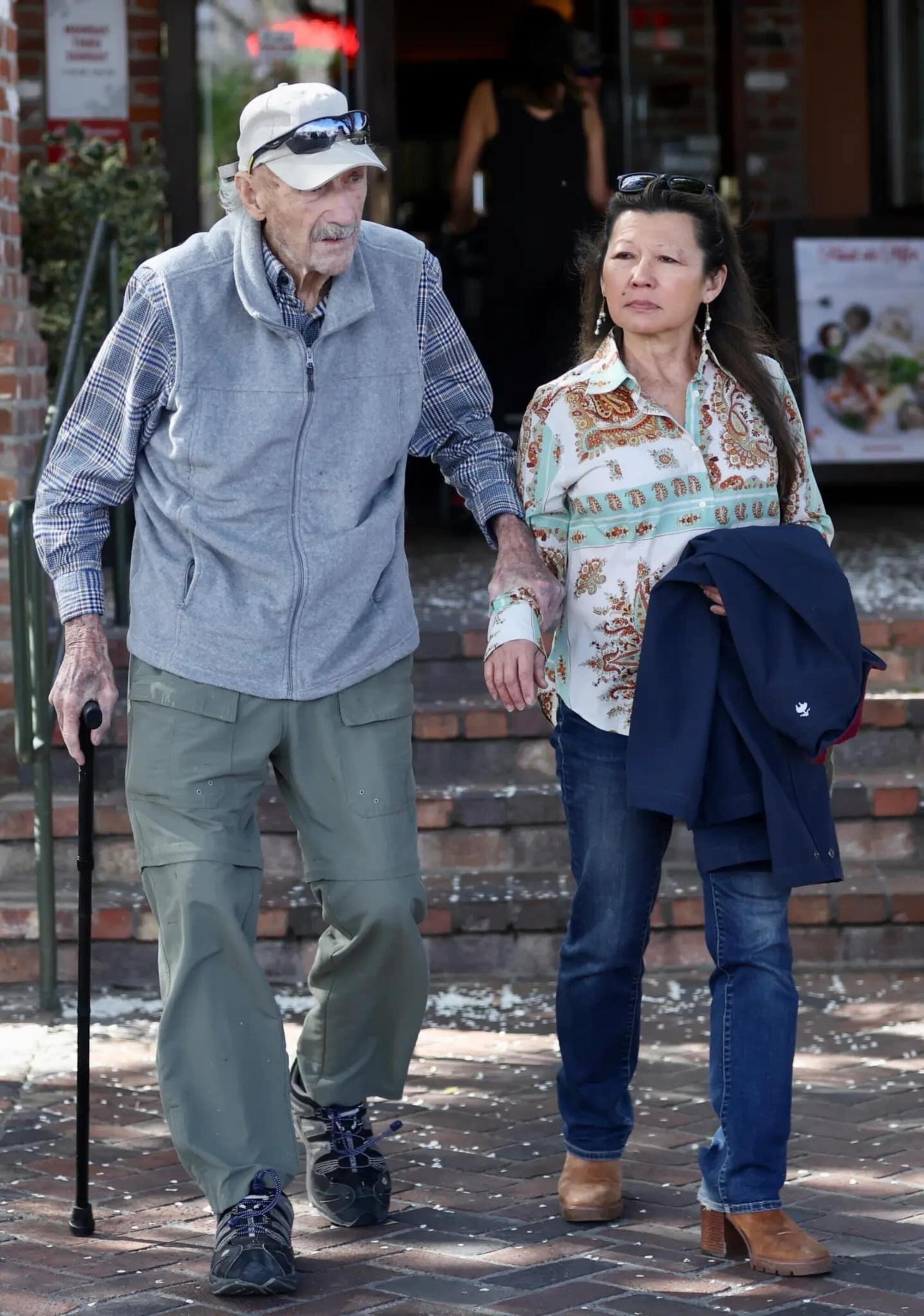 Gene Hackman e sua moglie Betsy Arakawa 