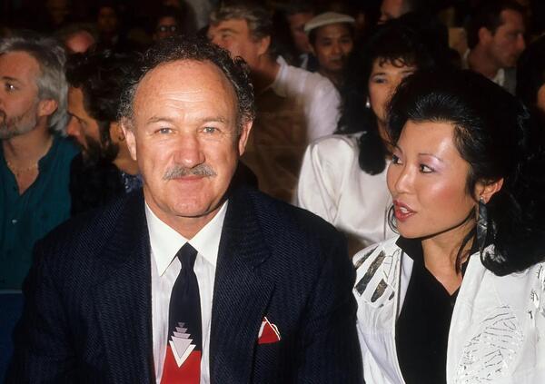 Morte di Gene Hackman e Betsy Arakawa: &egrave; stato un suicidio, un omicidio-suicidio o un incidente (con il monossido di carbonio)? Perch&eacute; nessuno dice quello che tutti si stanno chiedendo? Le pillole, il cane nell&rsquo;armadio e la chiamata al 911&hellip;