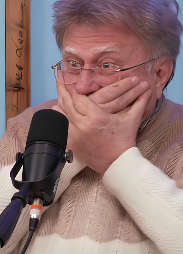 Le bombe da complottista di Red Ronnie a Gurulandia. Vasco Rossi? &ldquo;Voleva vendere eroina in farmacia&rdquo;. Bergoglio? &ldquo;Non &egrave; un Papa&rdquo;. E sugli extraterrestri, Bob Marley e George Harrison&hellip;