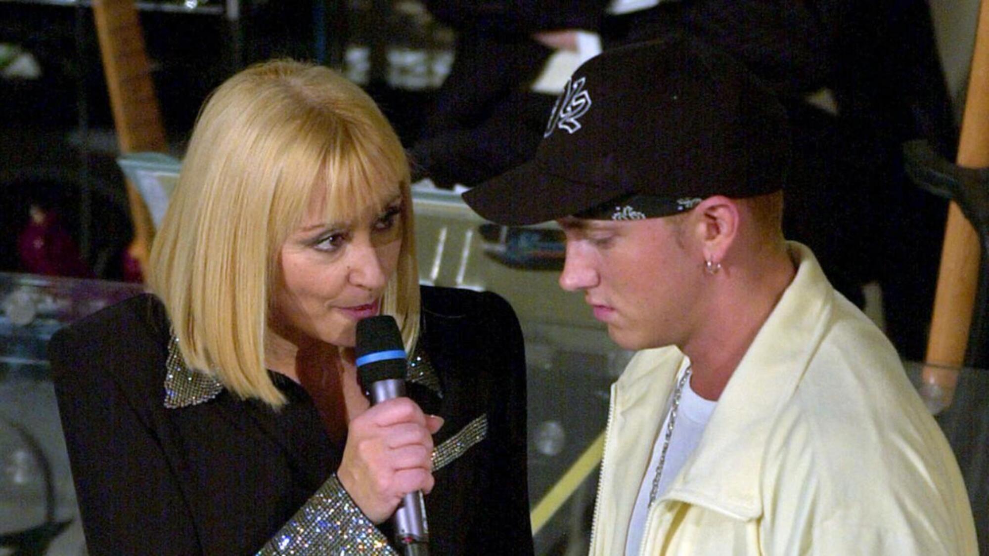 Raffaella Carr&agrave; e Eminem a Sanremo