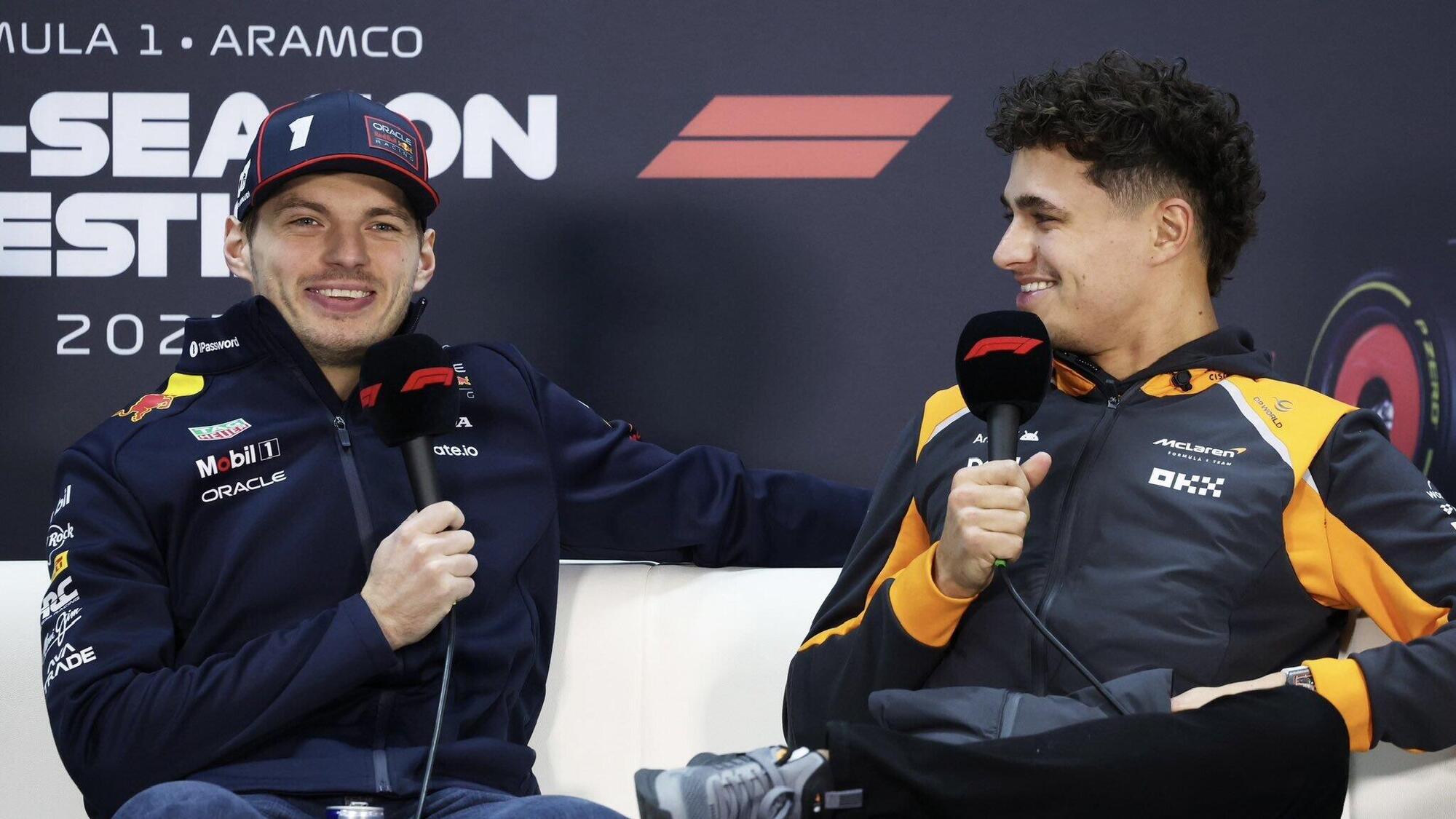 Max Verstappen e Lando Norris scherzano sulla lotta al titolo del 2025 durante la conferenza stampa dei test in Bahrain