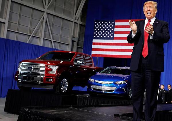 I dazi di Donald Trump sono &quot;stupidi&quot;? Basta guardare il mercato dell&#039;auto: con il 25% i Suv salgono di 9mila dollari e i pick-up di 8mila. Perch&eacute; Wall Street Journal e New York Times gli dicono che sbaglia...