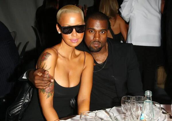 Bianca Censori sempre nuda e Kanye West, ecco la verit&agrave; (dell&#039;ex Amber Rose): &quot;Stessa cosa con me e Kim. Vuole che gli uomini sbavino sulla sua donna. E non ha nessuno che lo ami&rdquo;