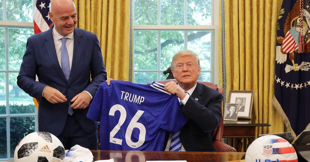 Un bel calcio s&igrave;, ma nei cogli*ni: la FIFA flirta con Donal Trump, i mondiali saranno a New York e adesso gli USA vogliono anche la Serie A