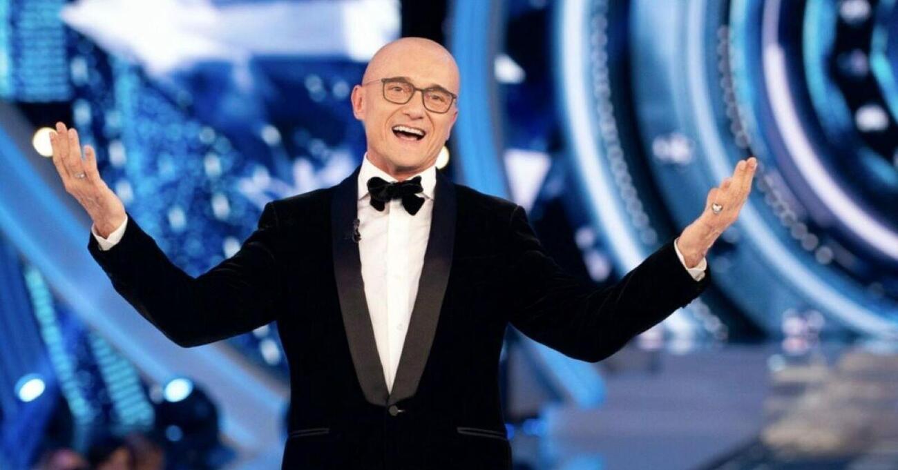 Grande Fratello, a che gioco sta giocando Alfonso Signorini, che per salvarsi da Pier Silvio Berlusconi critica gli autori? &ldquo;Io conduco il Gf, ci metto la faccia, ma&hellip;&rdquo;. E sulla non squalifica a Lorenzo Spolverato&hellip;