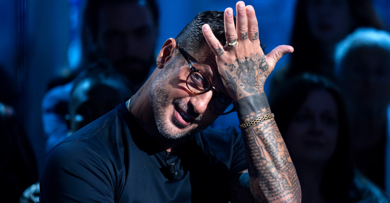 Selvaggia Lucarelli distrugge lo spettacolo di Fabrizio Corona: &ldquo;Bestemmie e siparietti volgari. Io? Stron*a cicciona&rdquo;. Giordano e Del Debbio? &ldquo;I due coglio*i&rdquo;. E su Fedez, Achille Lauro, Emis Killa ed Elodie&hellip; 