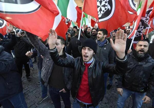 Come mai gli estremisti di destra, Casapound e Primato Nazionale, sono a favore del riarmo dell&rsquo;Europa? E perch&eacute; i sovranisti, Salvini e Le Pen, sono contro Von der Leyen? Ecco cosa c&rsquo;&egrave; dietro&hellip;