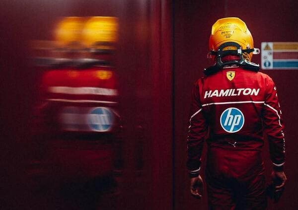 Ok ma come &egrave; andato davvero l&rsquo;esordio di Lewis Hamilton con la Ferrari? Da panico: &ldquo;Contento solo con il primo posto, voglio provarle tutte per vincere insieme alla Scuderia&rdquo;