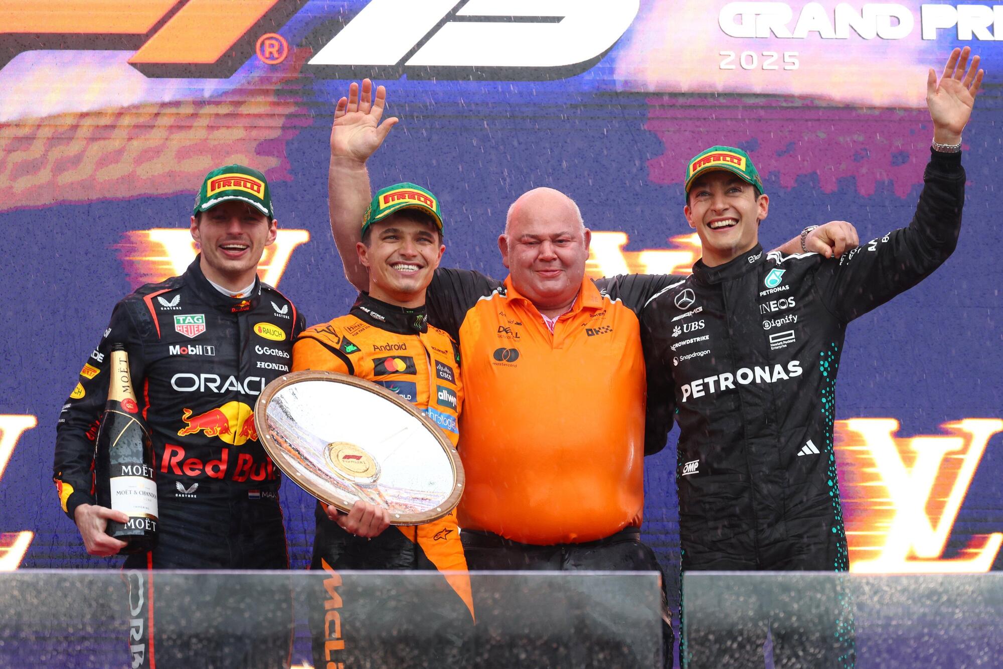 Il podio del Gran Premio d&#039;Australia, con Lando Norris, Max Verstappen e George Russell