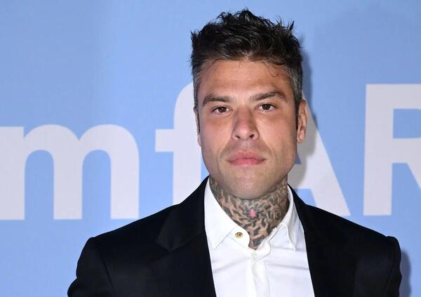 Fedez &quot;terrorizzato&quot; dichiara guerra a Corona e si rifugia dal questore. Ma perch&eacute;? Tra &ldquo;falsit&agrave; che potr&agrave; pubblicare&rdquo;, comportamento &ldquo;pesantemente vessatorio&rdquo; e accusa di stalking&hellip;