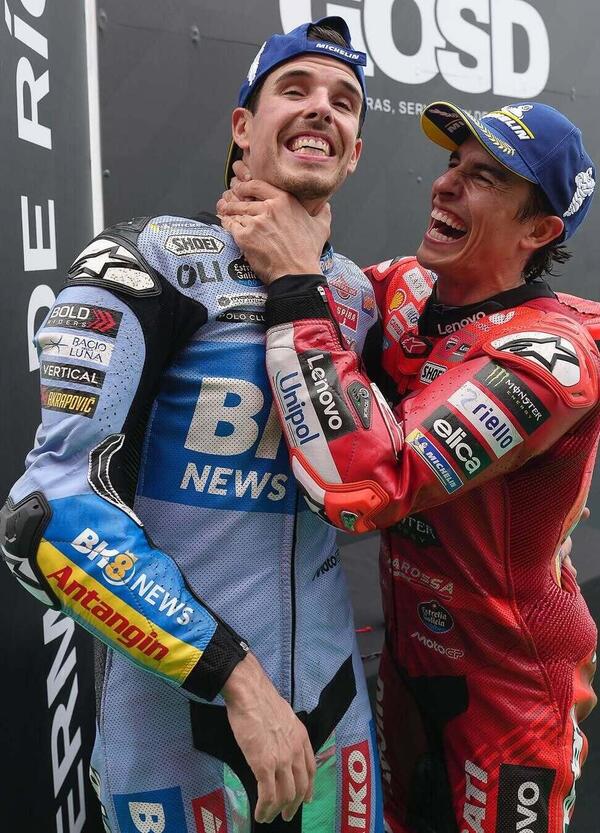 Marc Marquez fa ballare al fratello Alex l&rsquo;ultimo tango prima del rodeo. Al GP d&rsquo;Argentina cinque Ducati davanti a tutti e Pecco Bagnaia gi&ugrave; dal podio