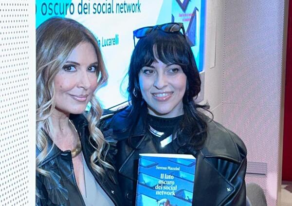 Selvaggia Lucarelli manda a fancu*o e fa il dito medio a Welcome to favelas: io c&rsquo;ero e vi racconto com&rsquo;&egrave; andata. Ma non &egrave; la cosa pi&ugrave; grave della presentazione del libro di Serena Mazzini a Milano