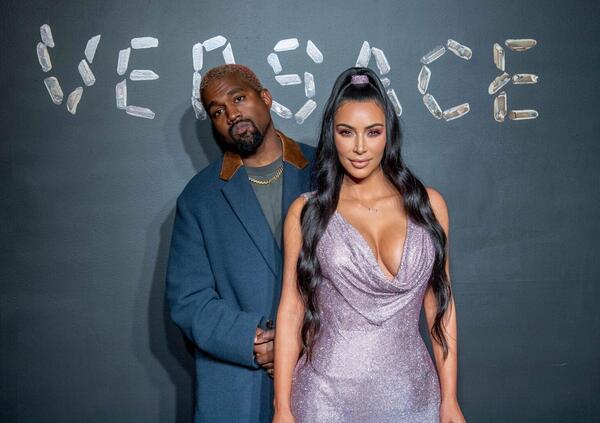 Tra Kanye West (con Bianca Censori) e Kim Kardashian nella guerra per i figli dopo Diddy spuntano anche Beyonc&eacute; e Jay-Z: ma che caz*o sta succedendo nel magico mondo di Ye?