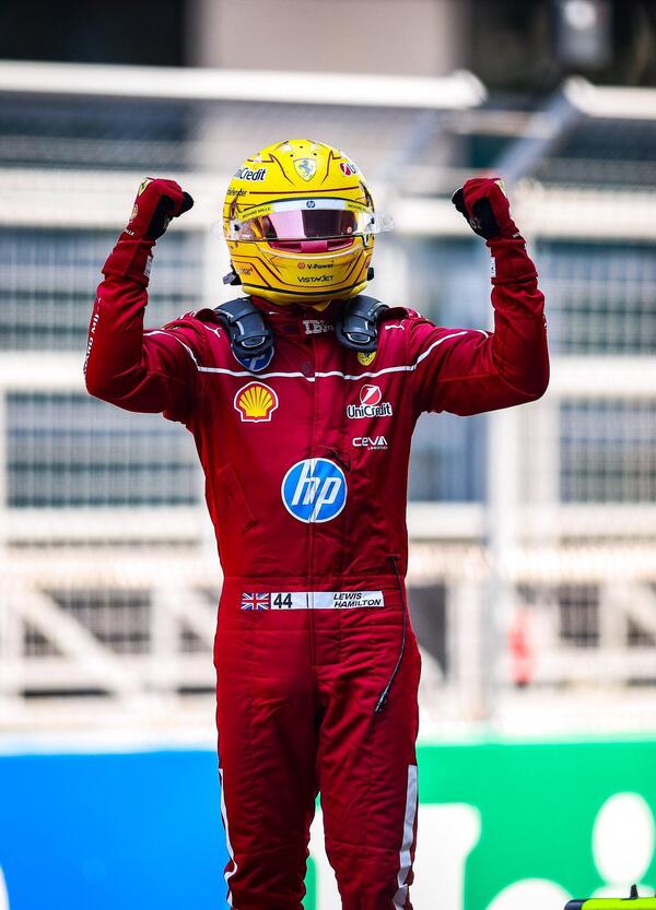 Lewis Hamilton, a Shanghai &egrave; storia: domina e conquista la prima vittoria in Ferrari: &ldquo;In tanti hanno blaterato&rdquo;