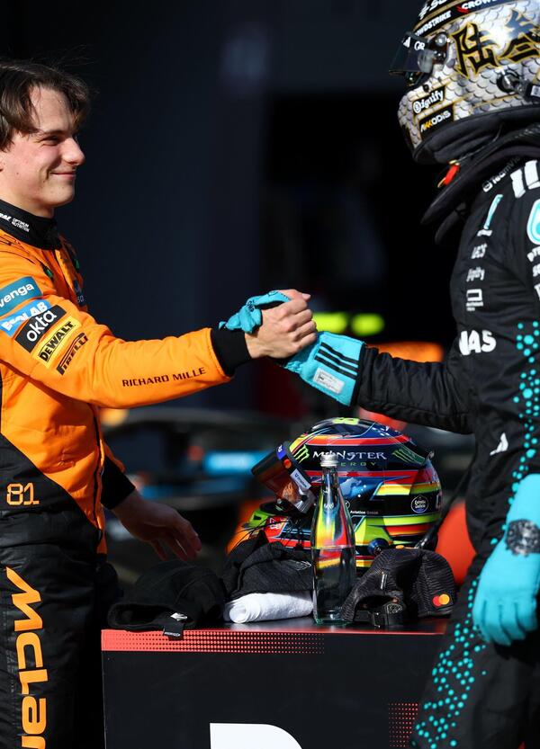 La Ferrari gode poco, a Shanghai &egrave; gi&agrave; pole di Oscar Piastri: ecco cosa &egrave; successo a Hamilton e Leclerc, mentre George Russell&hellip;