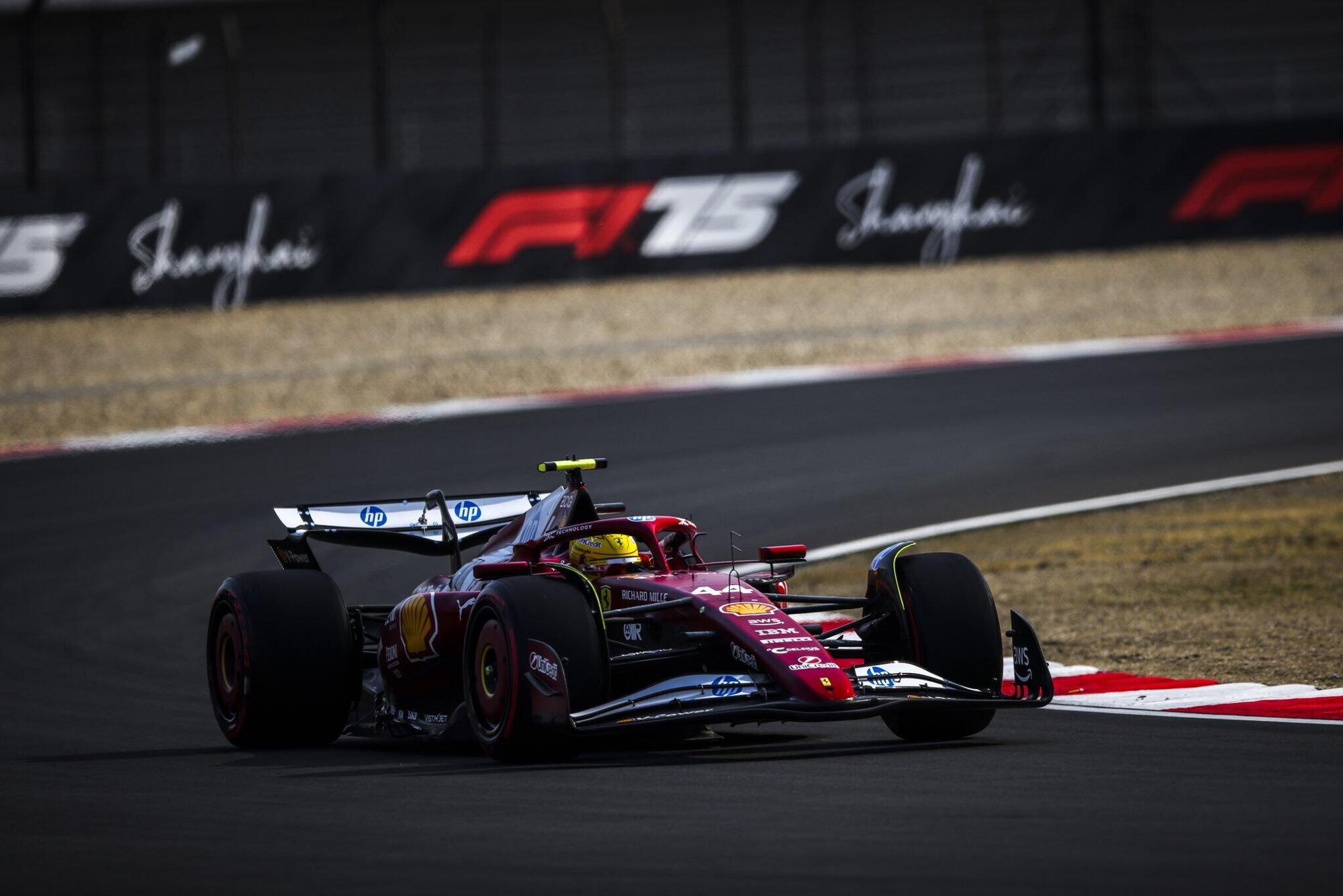 Lewis Hamilton, vincitore della Sprint in Cina, scatterà dalla quinta casella della griglia di partenza
