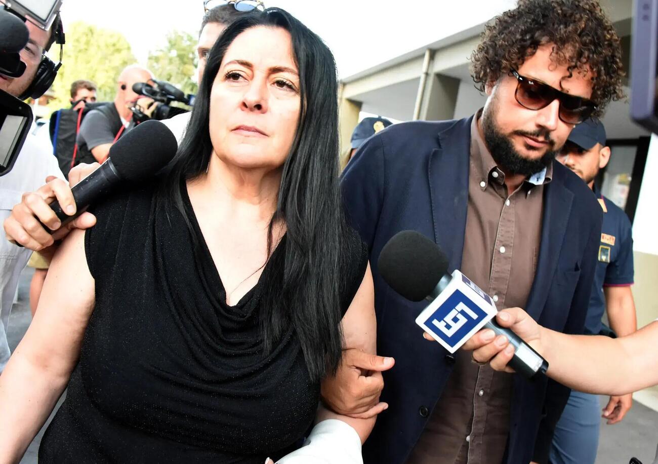 Omicidio Pierina Paganelli, perch&eacute; Manuela Bianchi parla solo adesso? L&#039;audio choc, i minuti di silenzio davanti al cadavere, l&#039;amore per Louis Dassilva. Ecco che l&#039;incidente probatorio &egrave; una svolta...