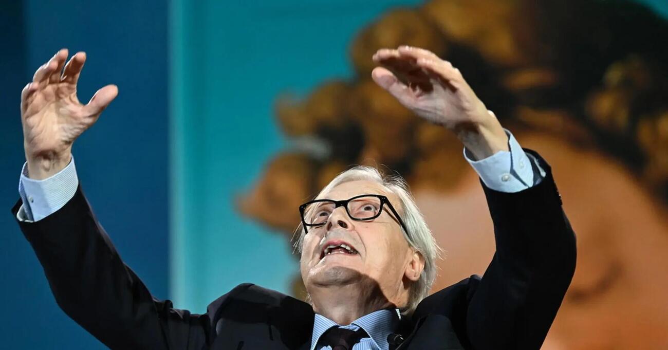 Cosa volete ancora da Vittorio Sgarbi? Ha portato l&#039;arte a tutti, ha distrutto tv e i social, ci ha fatto godere per anni: ce la fate a rispettare un suo momento di fragilit&agrave;?
