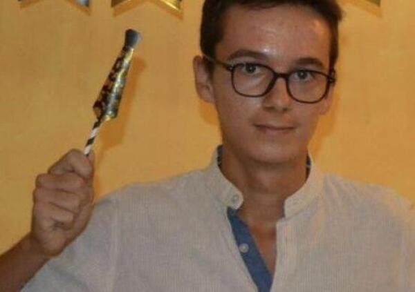 A Chi l&#039;ha visto? su Rai tre la morte di Andrea Prospero, lo studente avrebbe potuto salvarsi: &ldquo;Chiamiamo l&rsquo;ambulanza a quel fesso? No, poi ti trovano&rdquo;. Com&rsquo;&egrave; finita la popstar Rania Zeriri a vivere come una senzatetto? E sull&rsquo;omicidio di Pierina Paganelli