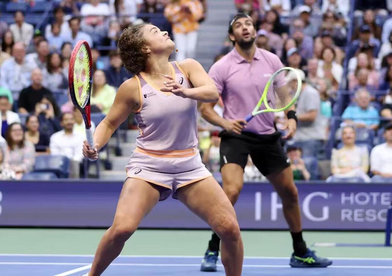 Cos&rsquo;&egrave; davvero il tennis italiano? Dopo il ko di Musetti contro Djokovic (e senza Sinner), Berrettini e Paolini ci regalano un bombastico spettacolo