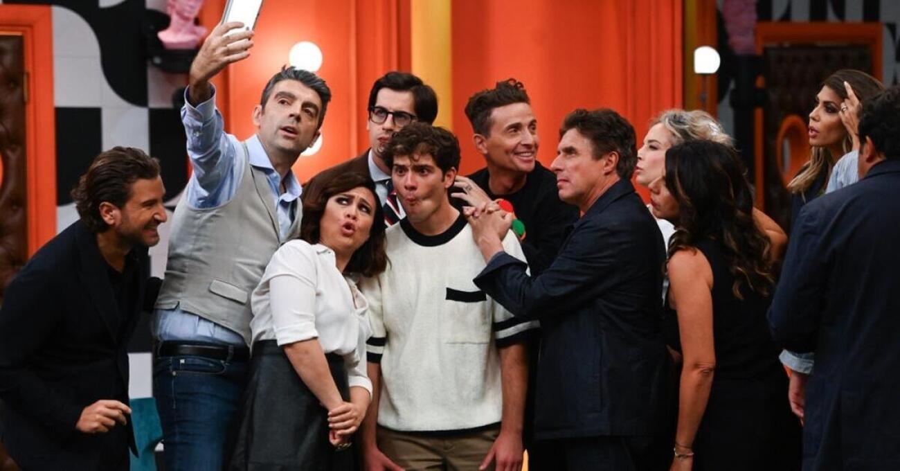 Abbiamo visto tutte le puntate di Lol 5 su Amazon Prime Video, ma com&#039;&egrave;? Poteva essere una mer*a e invece... Il merito &egrave; del cast e dei nuovi conduttori: da Pintus e Alessandro Siani a Geppi Cucciari, Alessandro Ciacci ed Enrico Brignano&hellip; 