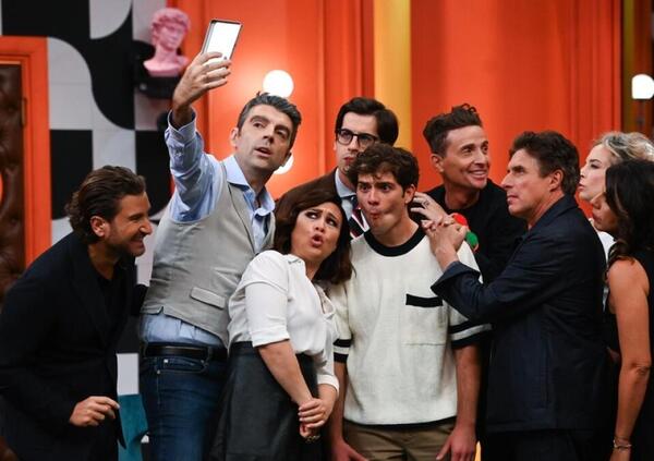 Abbiamo visto tutte le puntate di Lol 5 su Amazon Prime Video, ma com&#039;&egrave;? Poteva essere una mer*a e invece... Il merito &egrave; del cast e dei nuovi conduttori: da Pintus e Alessandro Siani a Geppi Cucciari, Alessandro Ciacci ed Enrico Brignano&hellip; 