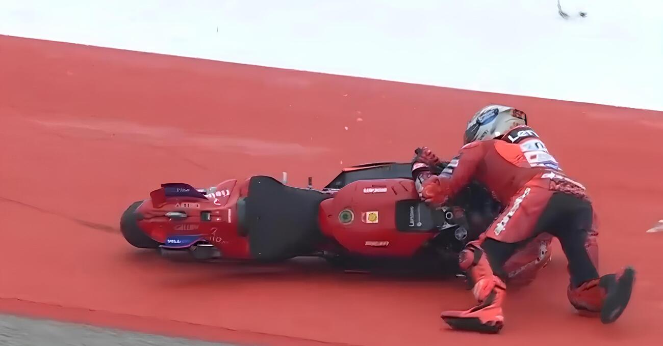 &Egrave; Marc Marquez o babbo natale? Pecco Bagnaia vince a Austin e divora hot dog e chiacchiericci davanti all&rsquo;altro Marquez e Di Giannantonio. Bezzecchi e Bastianini rimonte folli&hellip;