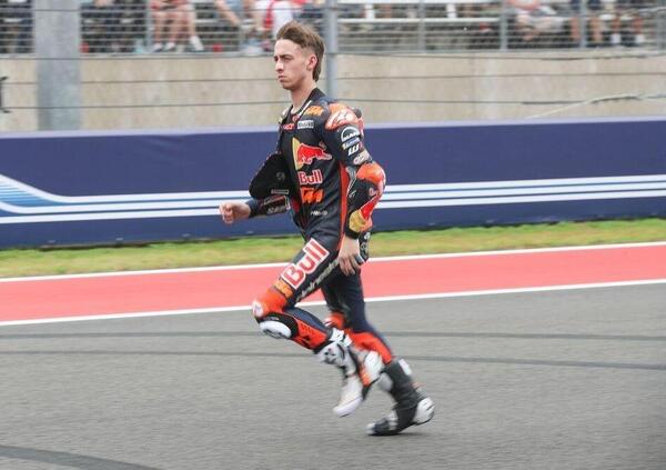 &ldquo;Devono capire&rdquo;: Pedro Acosta &quot;fa il Marquez&quot; poi sbaglia e sbotta. Enea Bastianini &egrave; la solida realt&agrave; di KTM, ma se ne accorgeranno?