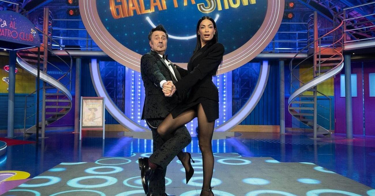GialappaShow torna su Tv8? Ma niente sar&agrave; pi&ugrave; come prima. A parte il Mago Forest, Elodie conduce, Vernia diventa Damiano David, Pantani Massimo Cacciari e Giusti si trasforma in Renato Zero...