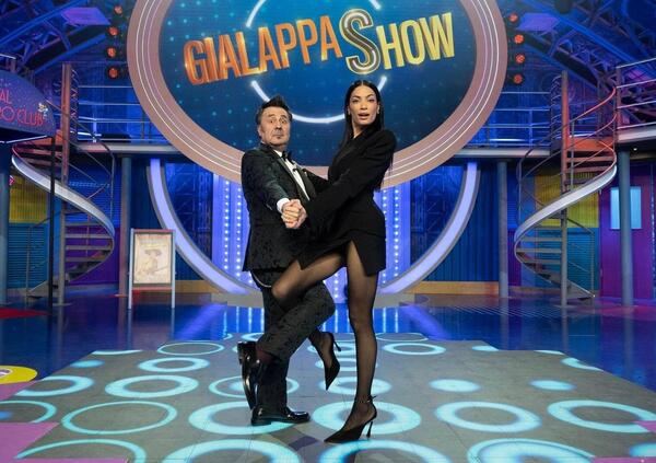 GialappaShow torna su Tv8? Ma niente sar&agrave; pi&ugrave; come prima. A parte il Mago Forest, Elodie conduce, Vernia diventa Damiano David, Pantani Massimo Cacciari e Giusti si trasforma in Renato Zero...