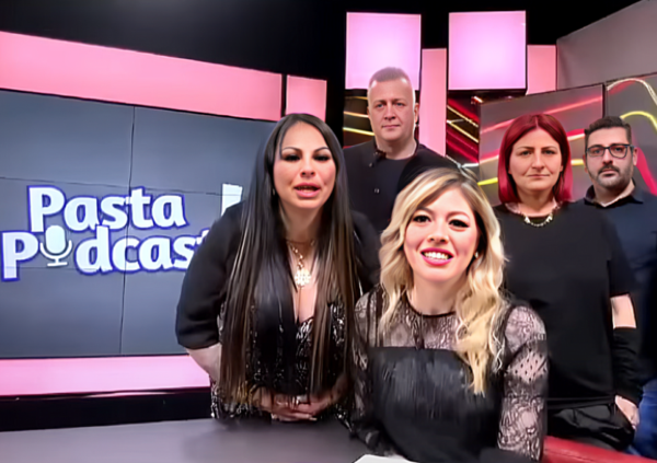 FERMI TUTTI: Rita De Crescenzo arruolata dai 5 Stelle su consiglio di Maria Rosaria Boccia alla manifestazione per la pace? Parlamento e M5S come Roccaraso? Ecco cos&#039;hanno detto a La Zanzara