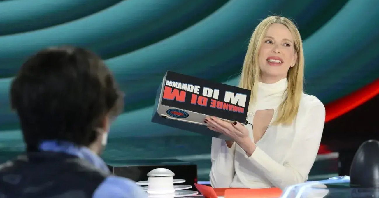 Aldo Grasso distrugge &ldquo;Obbligo o verit&agrave;&rdquo; (Rai 2): &ldquo;Alessia Marcuzzi? Conduttrice debolissima. Ringrazi la Gialappa&rsquo;s&rdquo;. E sul &ldquo;parterre da Pro Loco&rdquo;, Adriano Panatta e Paolo Bertolucci&hellip;