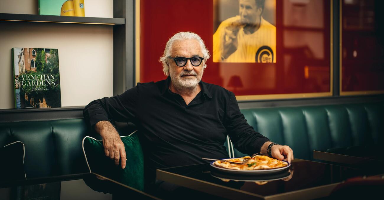 Ma cosa succede ai Crazy Pizza di Briatore? Da Forte dei marmi a Ibiza (con prezzi sempre assurdi), Flavione punta al record personale: 50 locali per dimenticare il Twiga e...