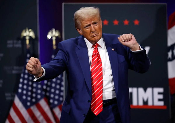 Lo sapete che anche l&rsquo;Europa metteva i dazi all&rsquo;America? E pi&ugrave; alti di quelli di Trump, ma nessuno lo dice. Chi &egrave; Jashi Project, l&#039;unico che parla chiaro: &ldquo;Investimenti da trilioni di dollari...&quot; 