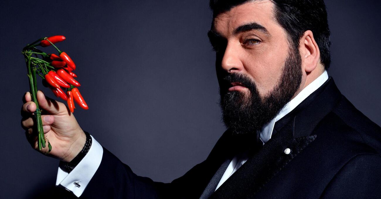 Cannavacciuolo tradisce la moglie? La bomba di Rosica: &ldquo;Quando esci con le ragazzette che ritroviamo nel programma&hellip;&rdquo; Ma parla di Masterchef o di Cucine da Incubo?