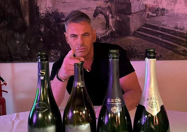 Davide Lacerenza e la Pasqua ai domiciliari, ma il suo champagne? Tutti i fan della Gintoneria lo vogliono, molti lo cercano, ma quanto costa? Ecco dove trovarlo e a che prezzo&hellip;