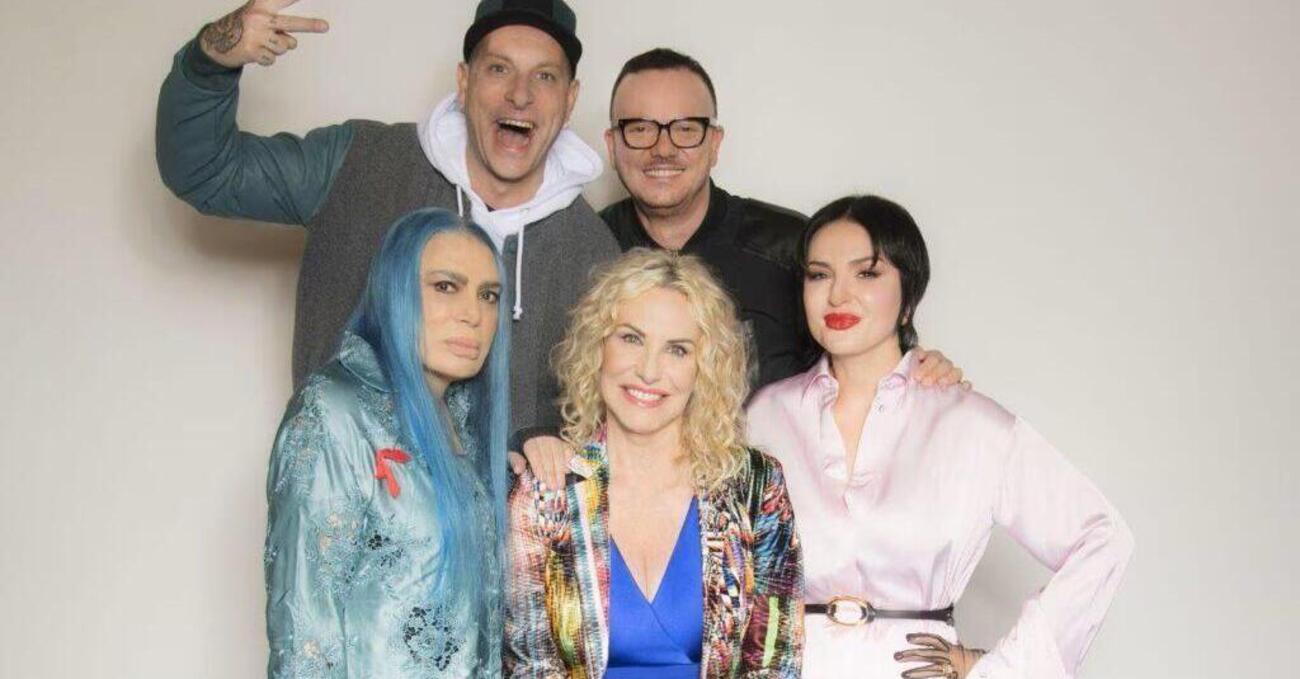 The Voice Senior (Rai 1), ma perch&eacute; Mediaset non fa vera controprogrammazione? Con Tradimento su Canale 5 gli ascolti della Clerici volano e voleranno... 