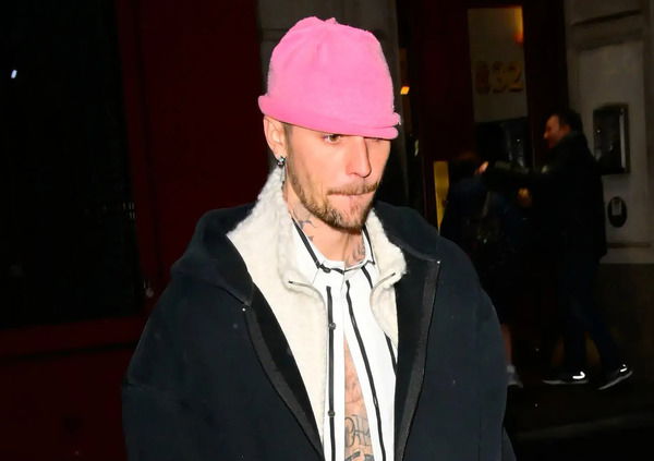Che caz*o succede a Justin Bieber? Non mangia, non dorme e mansa sms strani. L&#039;allarme della moglie: &ldquo;Potrebbe suicidarsi come Liam Payne&rdquo;. Ma c&#039;entra lo scandalo P Diddy?